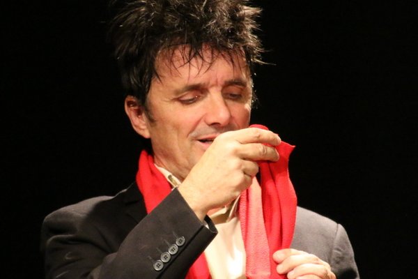  photo de Pierre Aucaigne dans « Cessez » à la Ferme-Théâtre de Bellevue