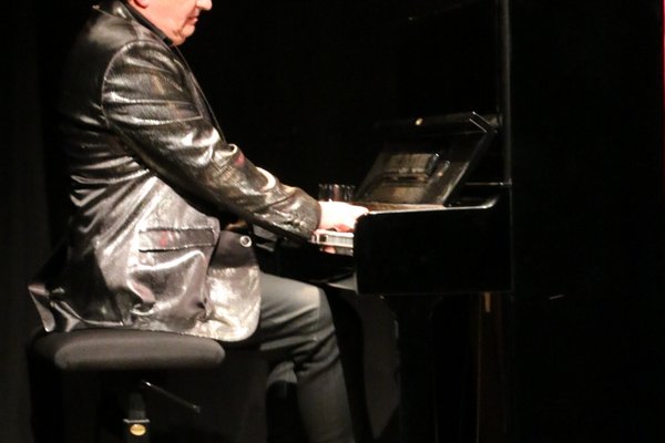  photo de Alain Bernard dans 