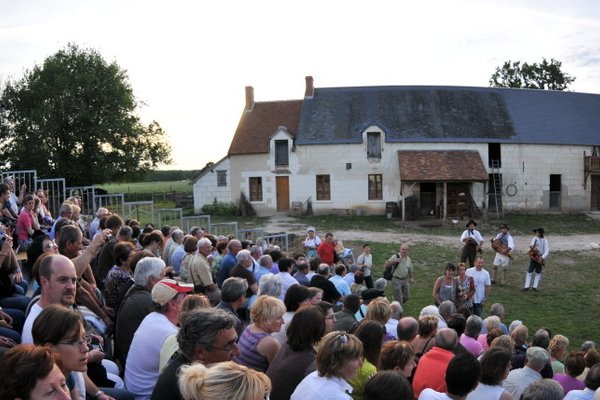  photo de La Bête à Cornes à la Ferme-Théâtre de Bellevue