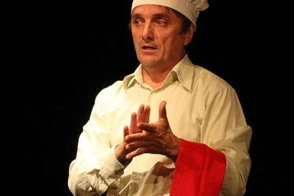  photo de Pierre Aucaigne dans « CESSEZ ! » à la Ferme-Théâtre de Bellevue