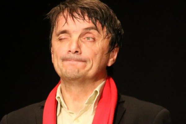  photo de Pierre Aucaigne dans « Cessez » à la Ferme-Théâtre de Bellevue