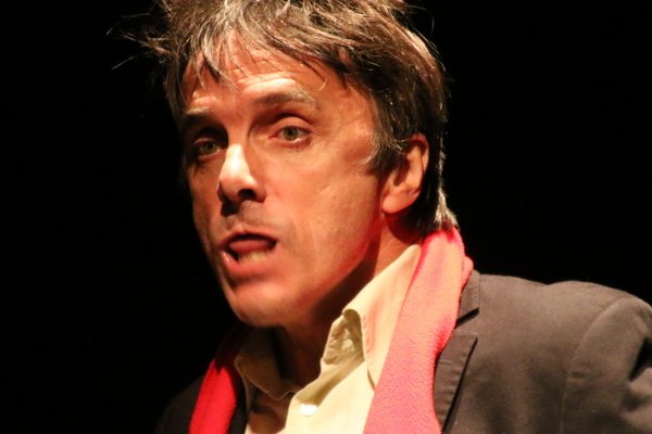  photo de Pierre Aucaigne dans « Cessez » à la Ferme-Théâtre de Bellevue