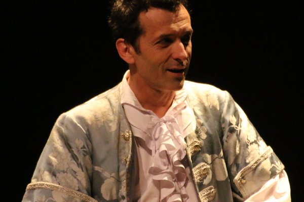  photo de Scapin tout seul à la Ferme-Théâtre de Bellevue