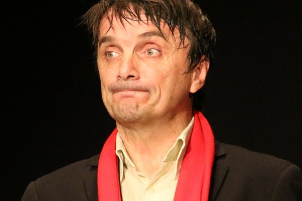  photo de Pierre Aucaigne dans « Cessez » à la Ferme-Théâtre de Bellevue