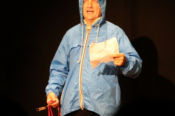  photo de Pierre Aucaigne dans « Cessez » à la Ferme-Théâtre de Bellevue
