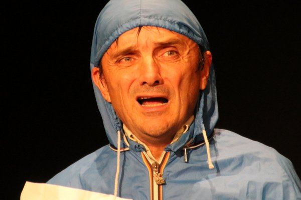  photo de Pierre Aucaigne dans « Cessez » à la Ferme-Théâtre de Bellevue