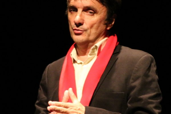  photo de Pierre Aucaigne dans « Cessez » à la Ferme-Théâtre de Bellevue