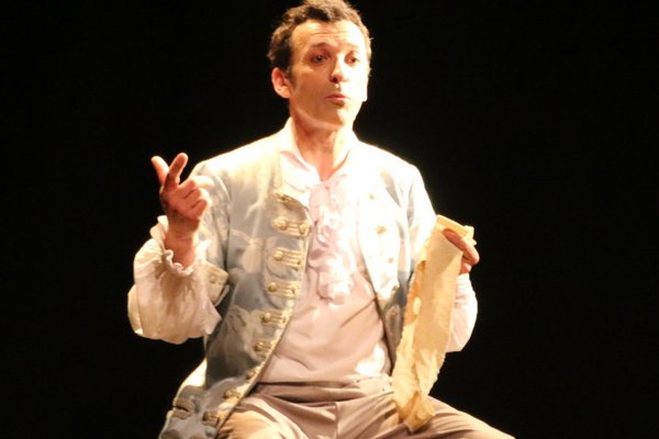  photo de Scapin tout seul à la Ferme-Théâtre de Bellevue