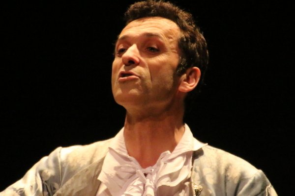  photo de Scapin tout seul à la Ferme-Théâtre de Bellevue