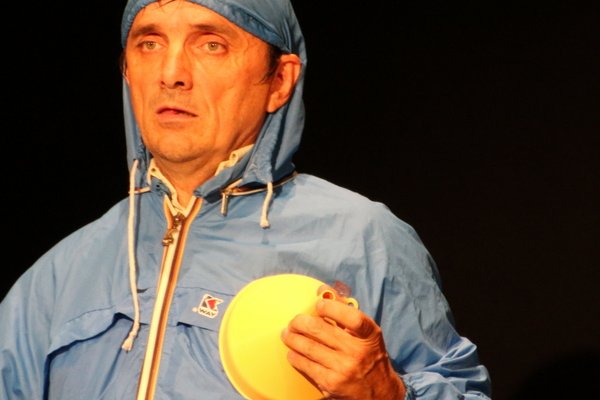  photo de Pierre Aucaigne dans « Cessez » à la Ferme-Théâtre de Bellevue