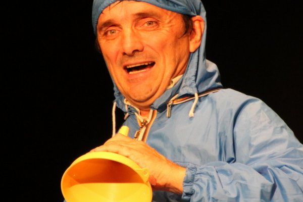  photo de Pierre Aucaigne dans « Cessez » à la Ferme-Théâtre de Bellevue