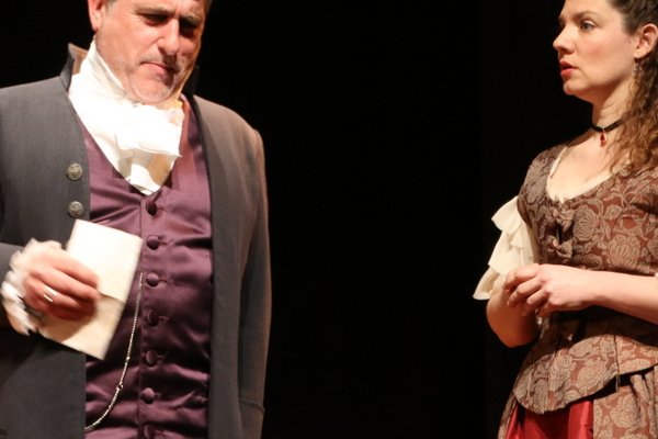  photo de Le Jeu de l’Amour et du Hasard à la Ferme-Théâtre de Bellevue