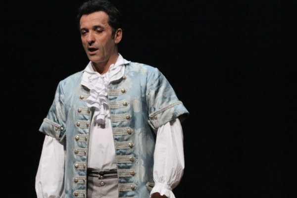  photo de Scapin tout seul à la Ferme-Théâtre de Bellevue