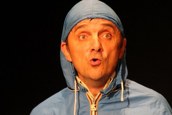  photo de Pierre Aucaigne dans « CESSEZ ! » à la Ferme-Théâtre de Bellevue