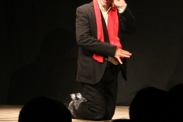  photo de Pierre Aucaigne dans « Cessez » à la Ferme-Théâtre de Bellevue