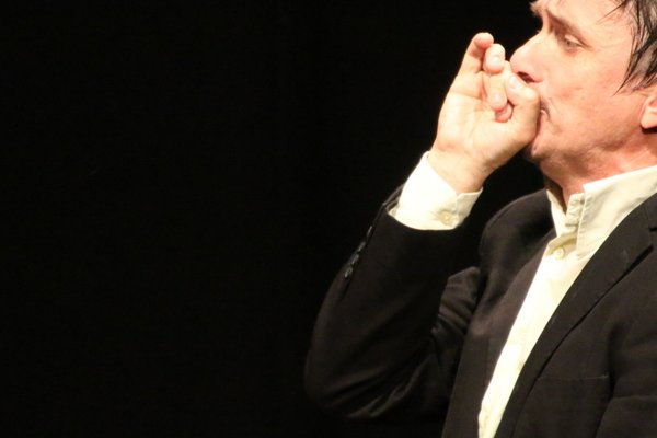  photo de Pierre Aucaigne dans « Cessez » à la Ferme-Théâtre de Bellevue
