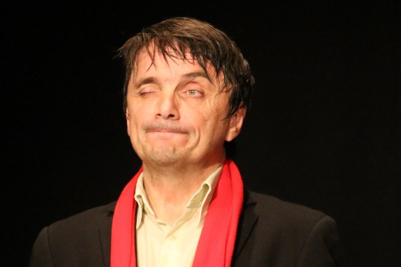  photo de Pierre Aucaigne dans « Cessez » à la Ferme-Théâtre de Bellevue