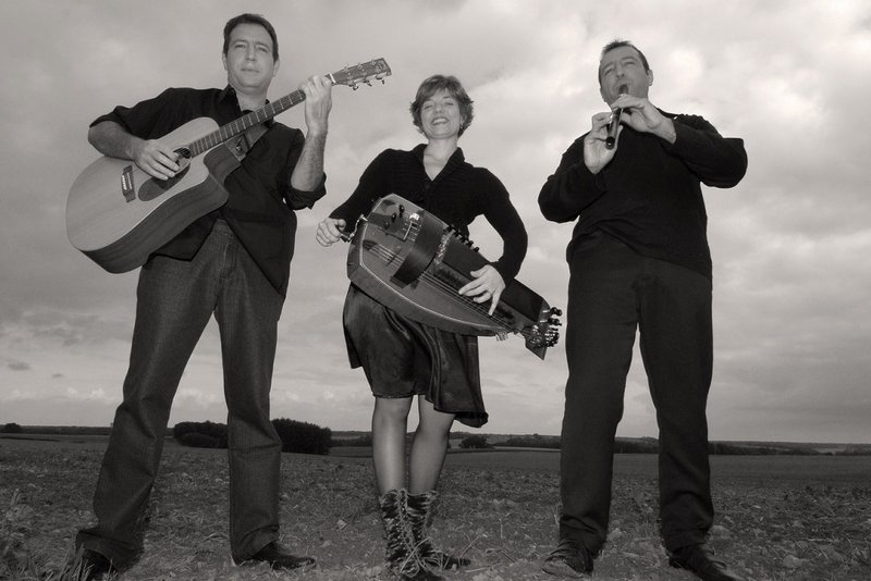  photo de Un Village en Chansons à la Ferme-Théâtre de Bellevue